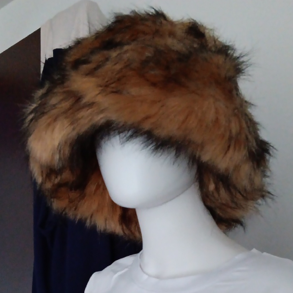 Elegant Faux Fur Women's Hat - Brown - Picture 3 of 3